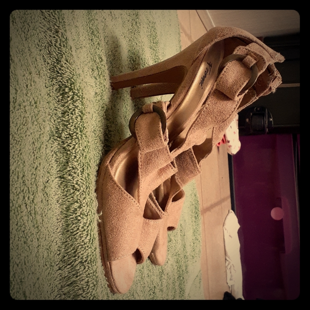 NWOT heels